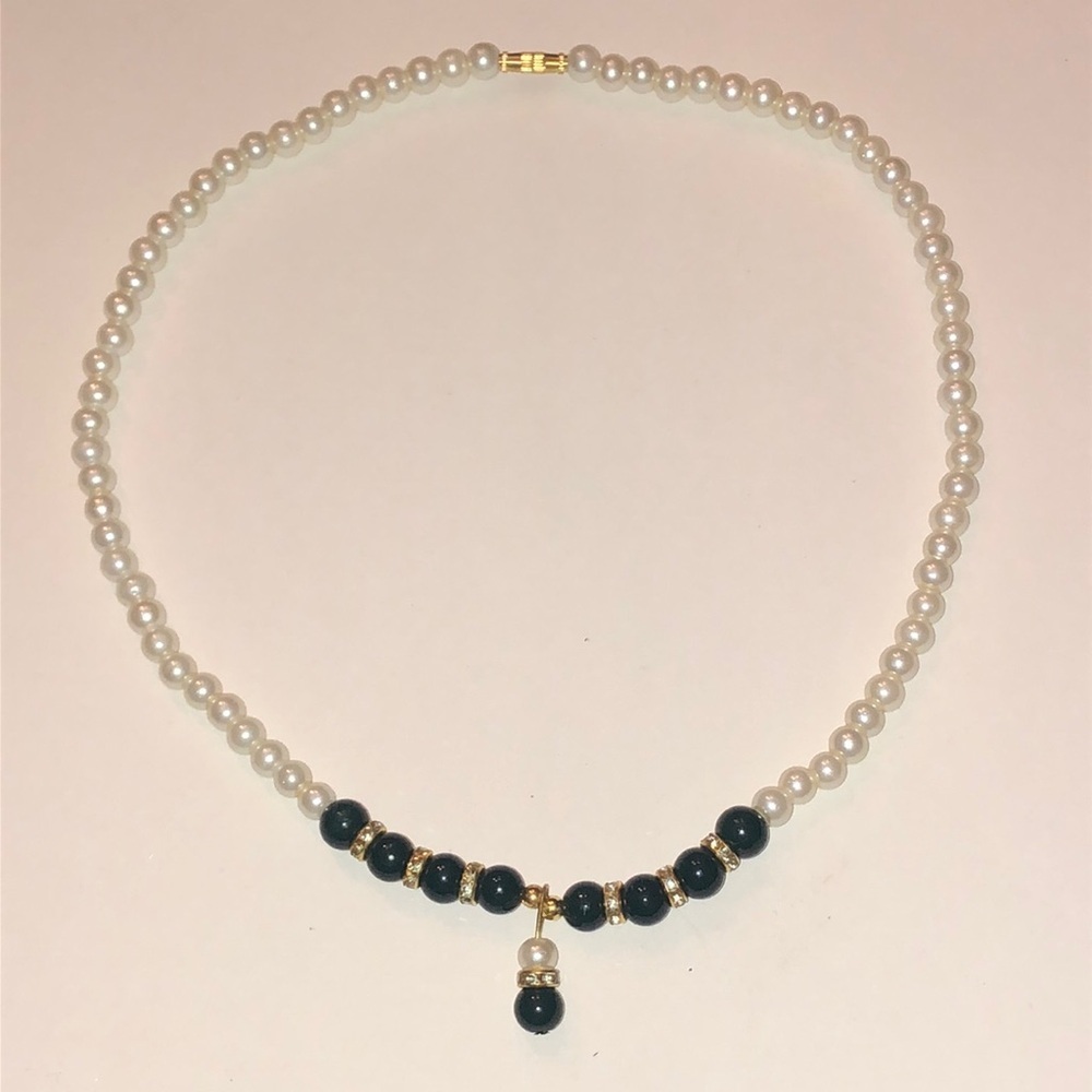Elegant Vintage Faux Pearl and Green Glass Beaded Boho Necklace